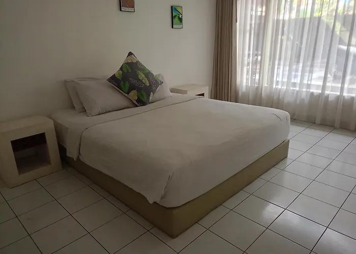 Pensión Casavina 201 Batu Bolong Beach 4*
