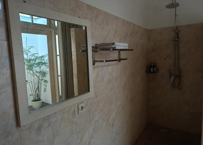 Casavina 201 Batu Bolong Beach Pensión 4*