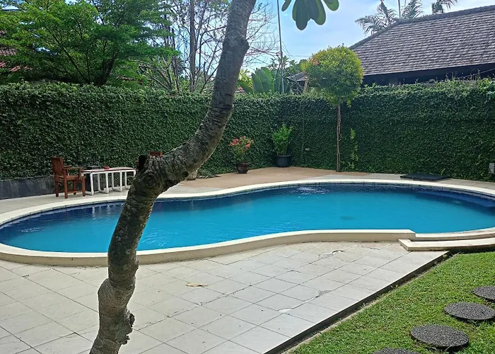 Casavina 201 Batu Bolong Beach Pensión 4*