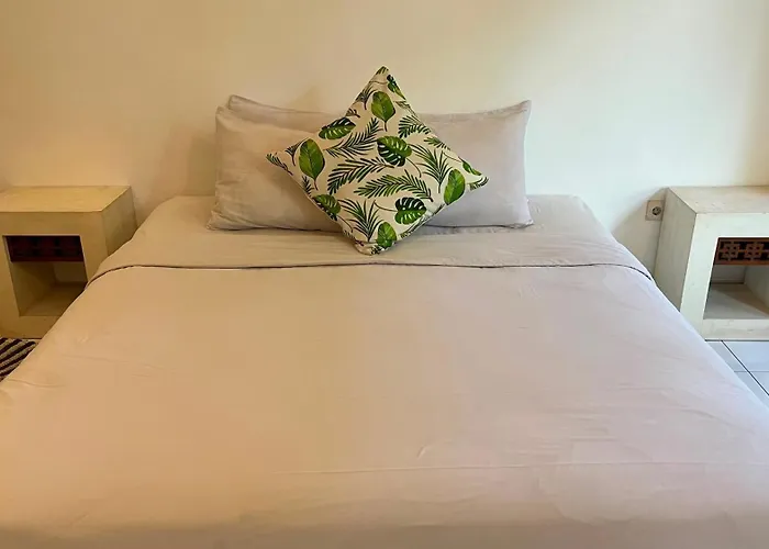 Casavina 201 Batu Bolong Beach 4*